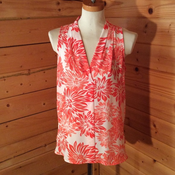 Vince Camuto Tops - Vince Camuto Floral Sleeveless Top Size Small